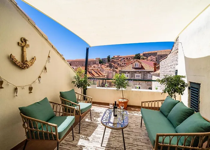 Luxury Apartment Petra With Terrace And City View
